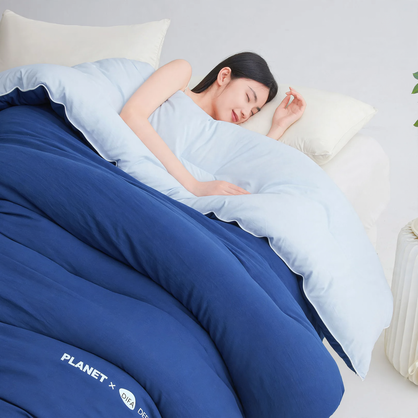 All-season duvet with temperature control