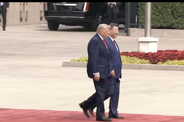 Chủ tịch Trung Quốc Tập Cận Bình chào đón Tổng thống Trump tại Đại lễ đường Nhân dân Bắc Kinh - Báo Pháp Luật TP.HCM