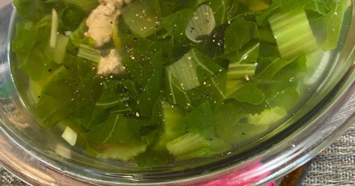 Canh cải xanh nấu thịt gà băm