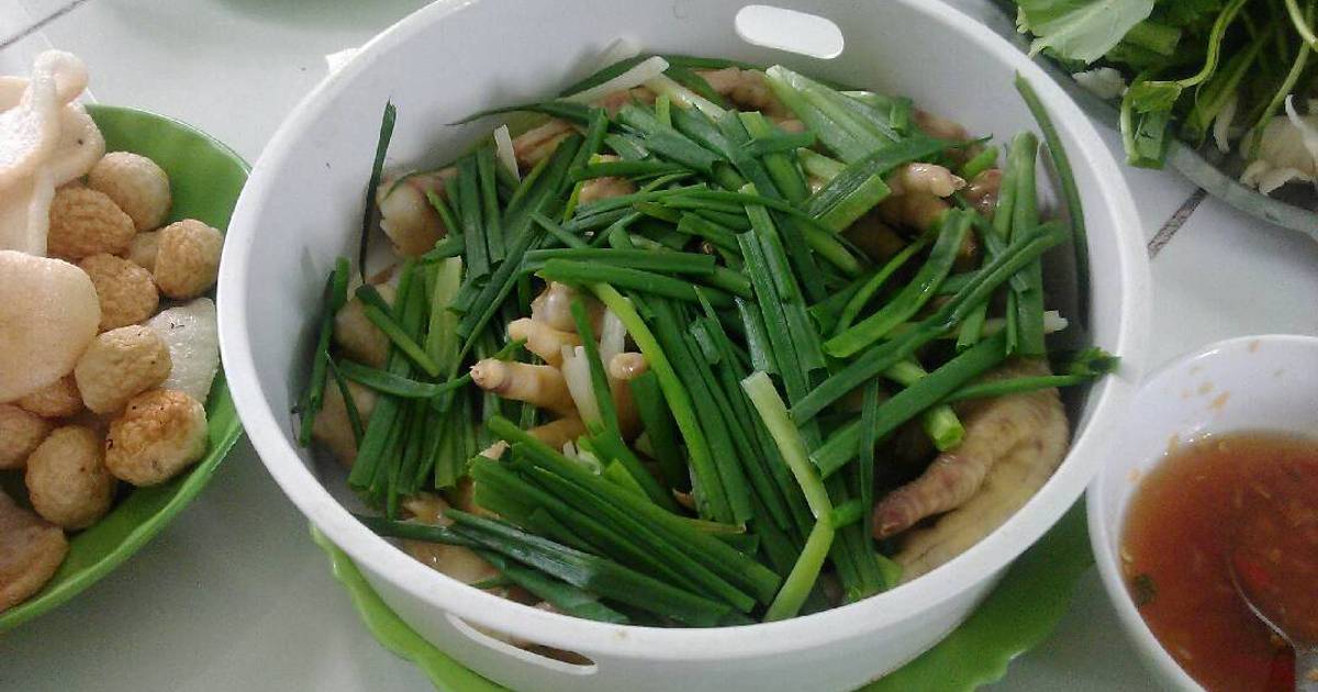 Chân gà hấp hành