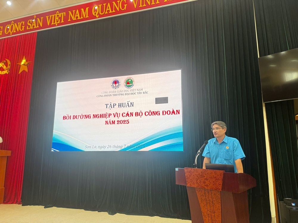 Công đoàn Trường Đại học Tây Bắc tổ chức tập huấn, bồi dưỡng năng lực Công nghệ Thông tin cho Đoàn viên và tập huấn nghiệp vụ cho cán bộ công đoàn năm 2025