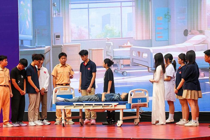 Công an Hà Nội nâng cao kiến thức pháp luật học sinh - Đài Phát thanh và truyền hình Hà Nội