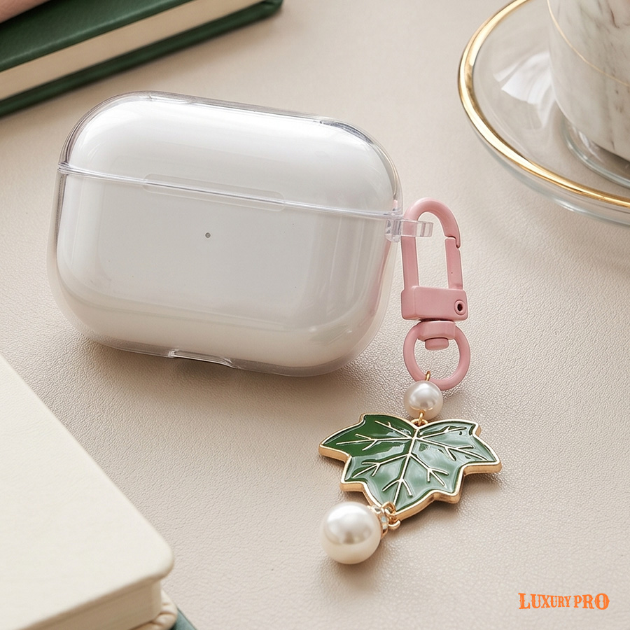 Earphone pendant