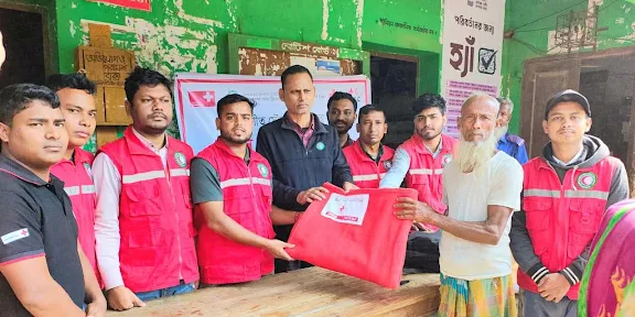 উলিপুরে বাংলাদেশ রেড ক্রিসেন্টে সোসাইটির 'যমুনা প্রজেক্ট'-এর কম্বল বিতরণ