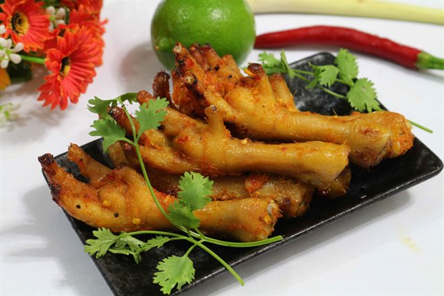 Chân Gà Nướng Chanh Sả Cay Thơm