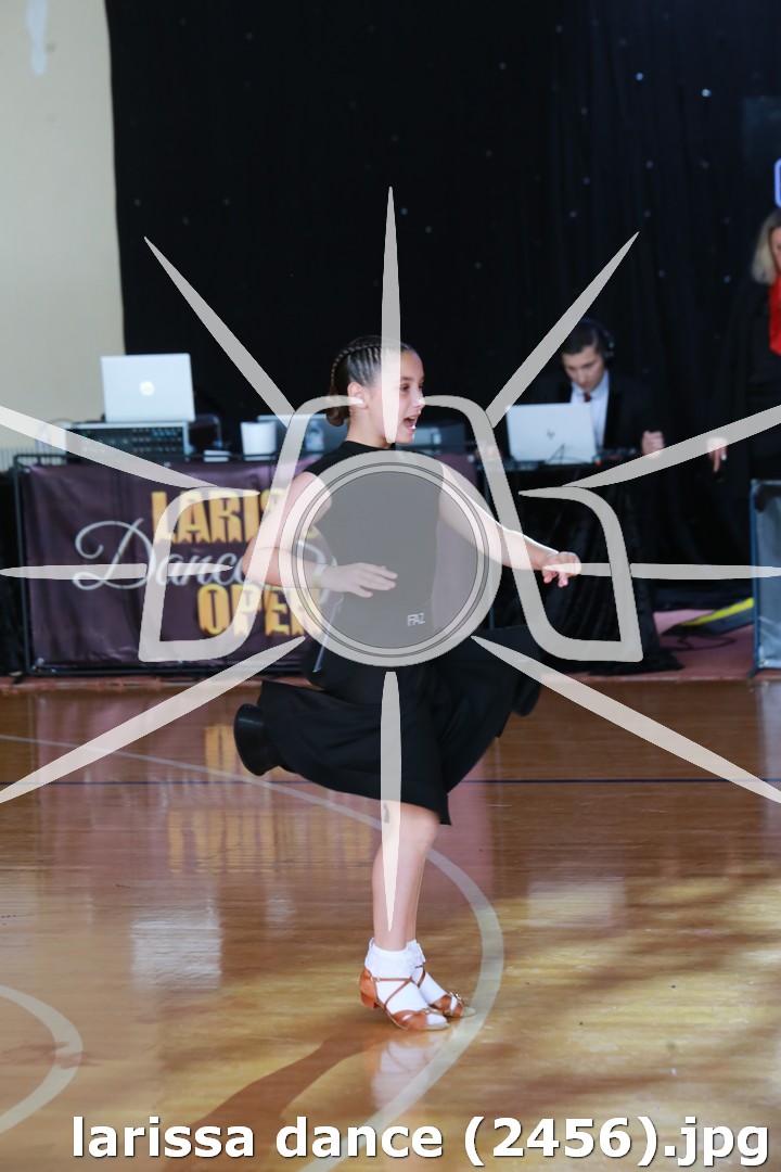 larissa dance (2456).jpg