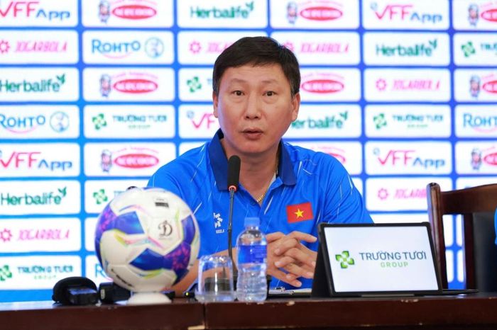 HLV Kim Sang Sik hy vọng Hoàng Hên sẽ tỏa sáng trước Bangladesh - Báo Điện tử Tiếng nói Việt Nam