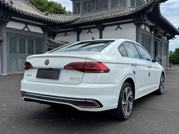 VOLKSWAGEN BORA