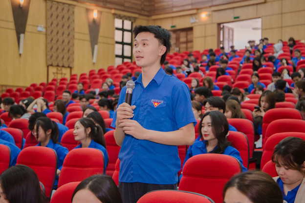 Diễn đàn tuổi trẻ Trường Đại học Tây Bắc  tự hào, vững tin theo Đảng