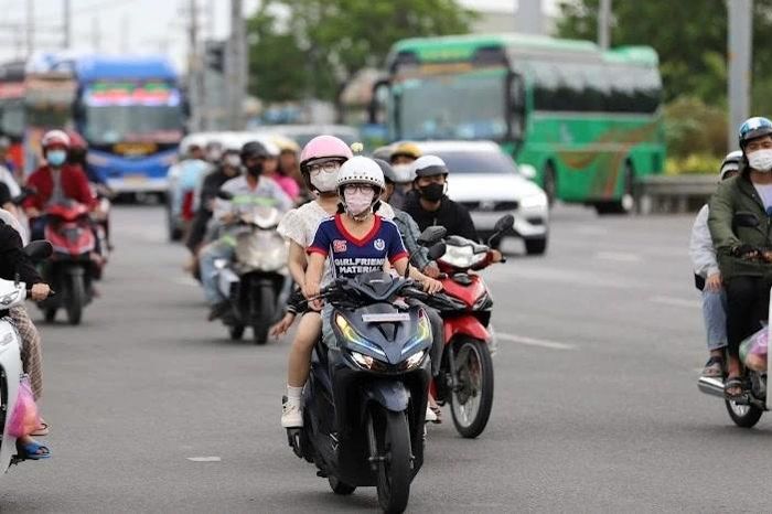Hạn chế xe xăng: Người dân ủng hộ nhưng còn băn khoăn - Đài Phát thanh và truyền hình Hà Nội
