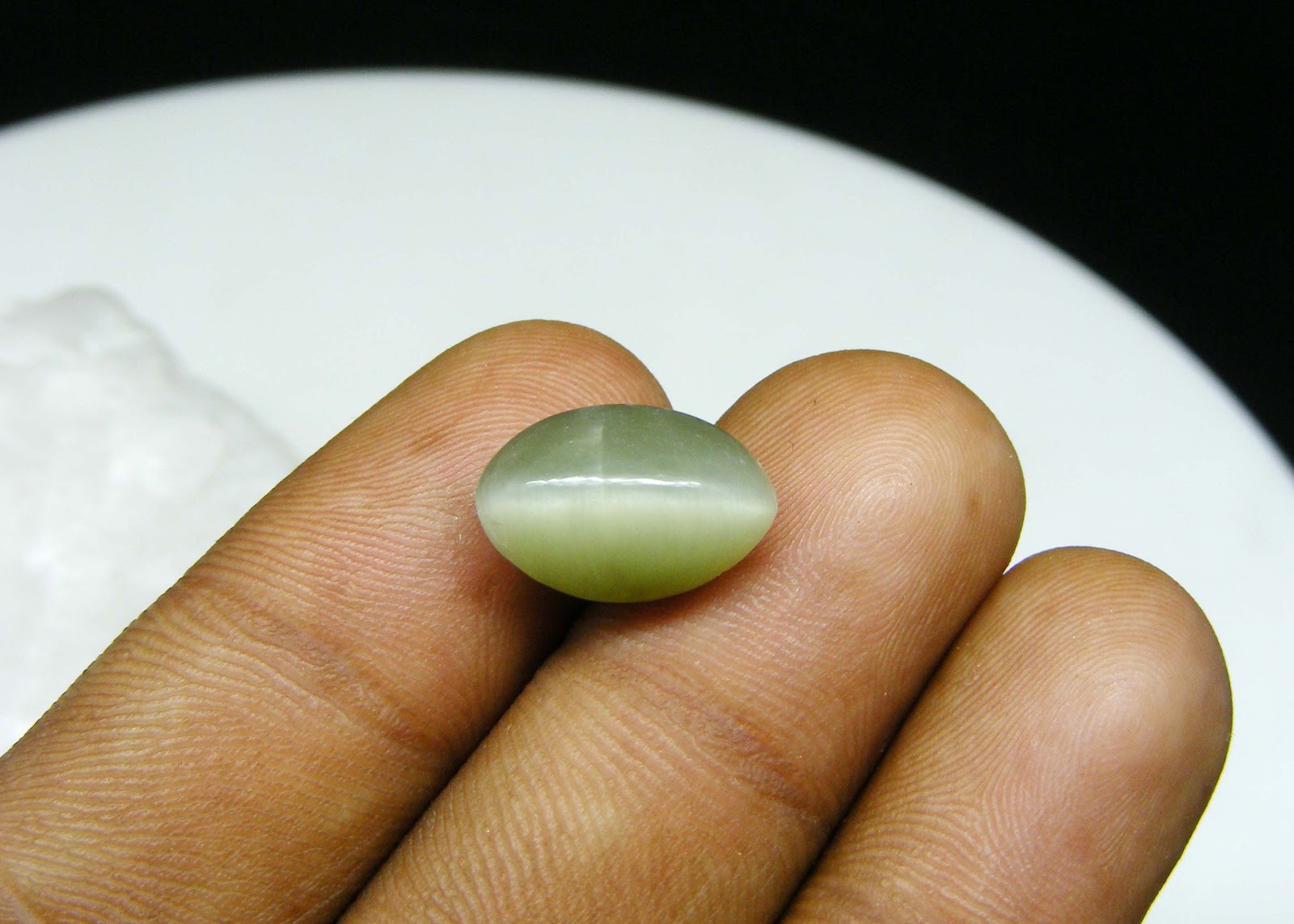   Natural Quartz Cat's Eye