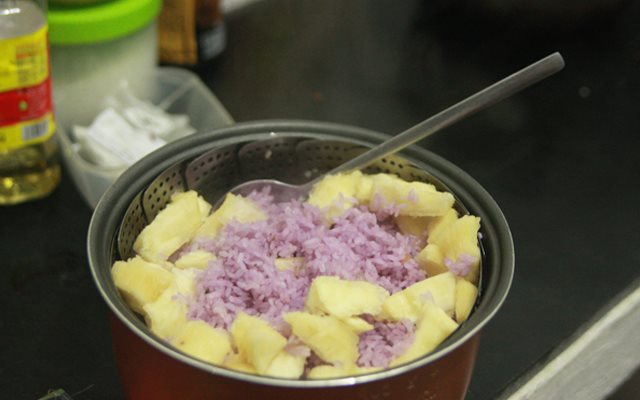 Xôi Khoai Mì Nếp Cẩm