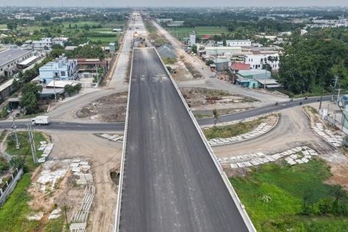 Hình ảnh công trường đường Vành đai 3 TPHCM trong sáng 31-3 - Báo Người Lao Động