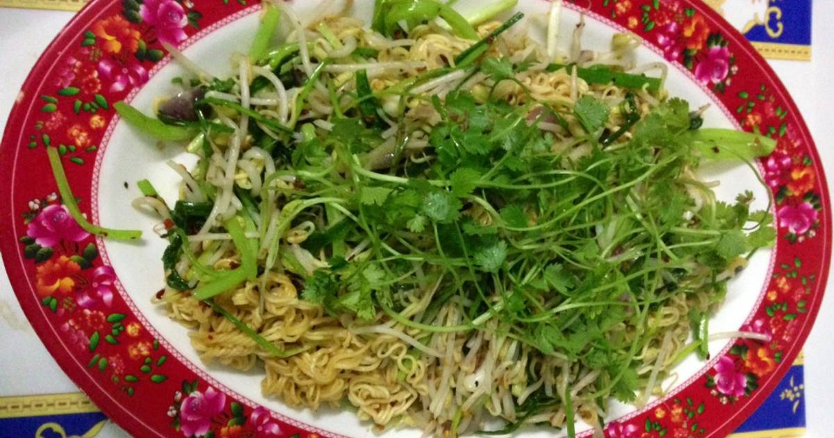 Mỳ Tôm Xào Rau