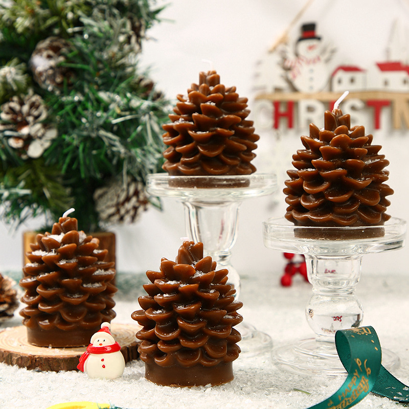 Scented candle pine cone shape, soy wax
