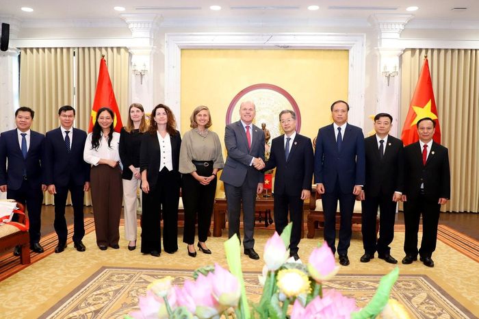 Chánh án Tòa án nhân dân tối cao tiếp Đại sứ Canada - Báo Công Lý