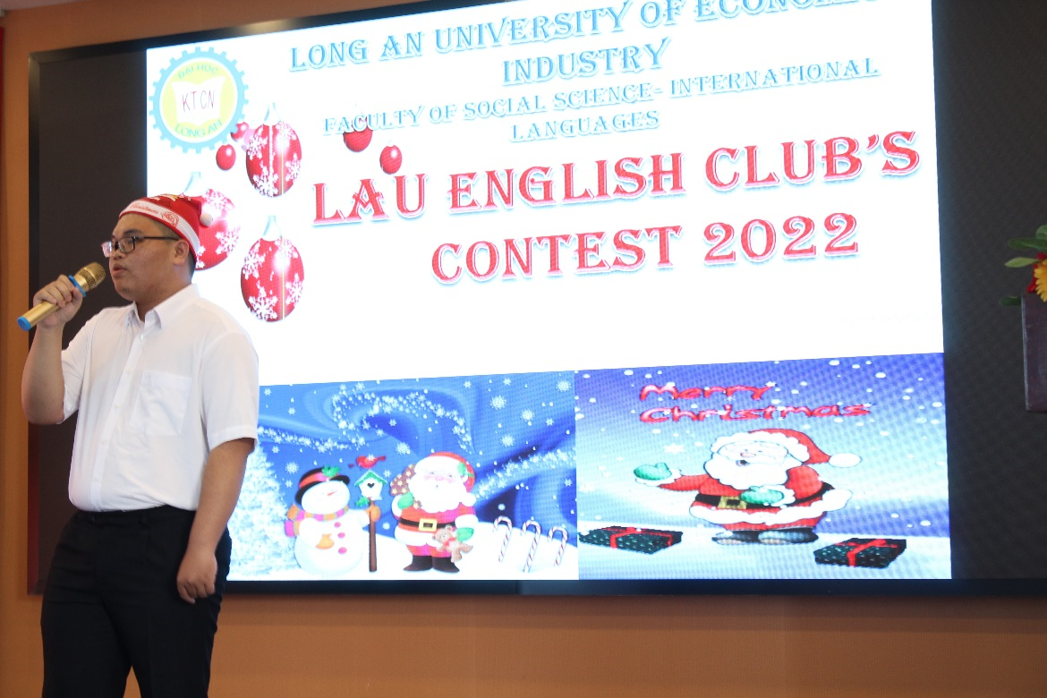 Phan Huỳnh Hữu Lộc 21TA với bài hát “Last Christmas”