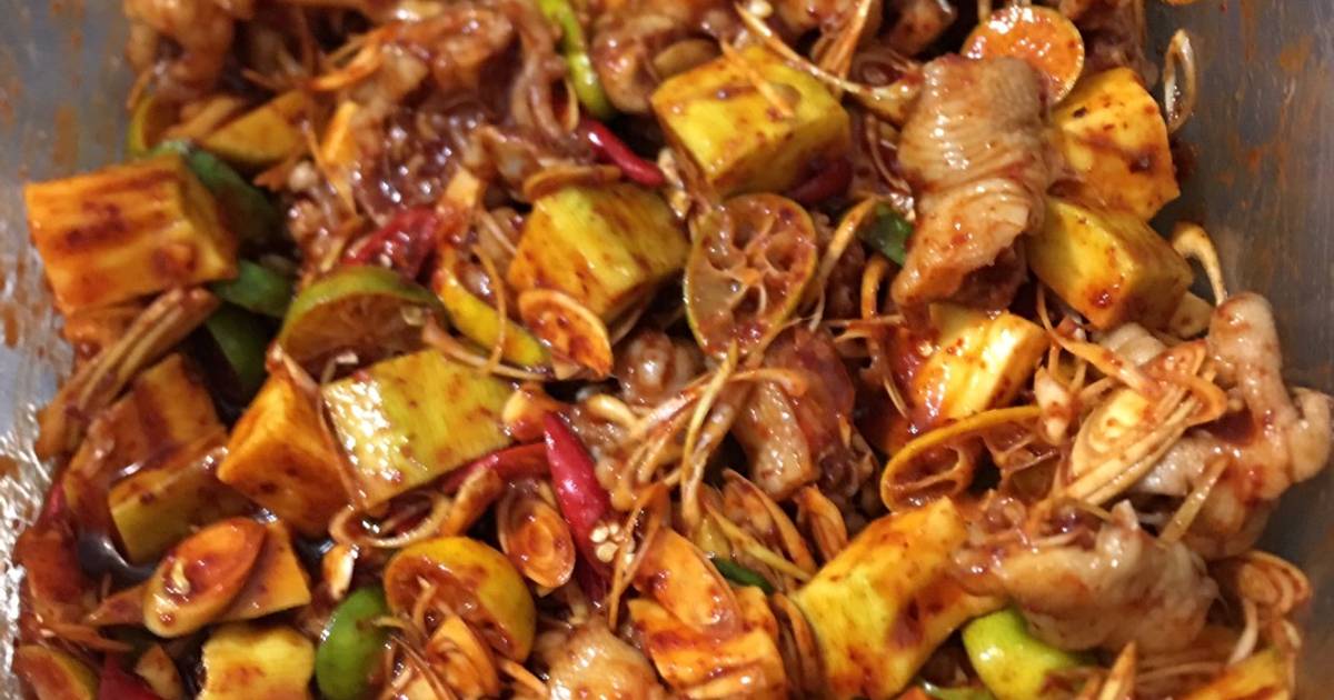 Chân gà rút xương sốt thái