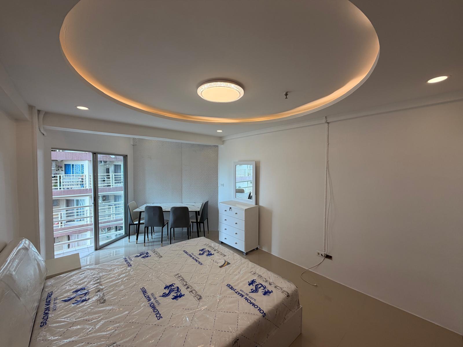 Laguna Beach 2 B - Studio, Floor 2 4
