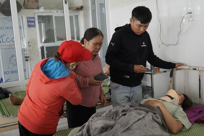 Nạn nhân bàng hoàng kể lại khoảnh khắc xe khách rơi xuống vực sâu 30m từ đèo An Khê - Báo Xây Dựng