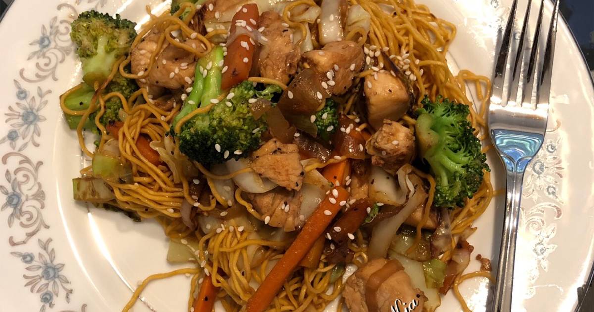 Mì xào Chow Mein