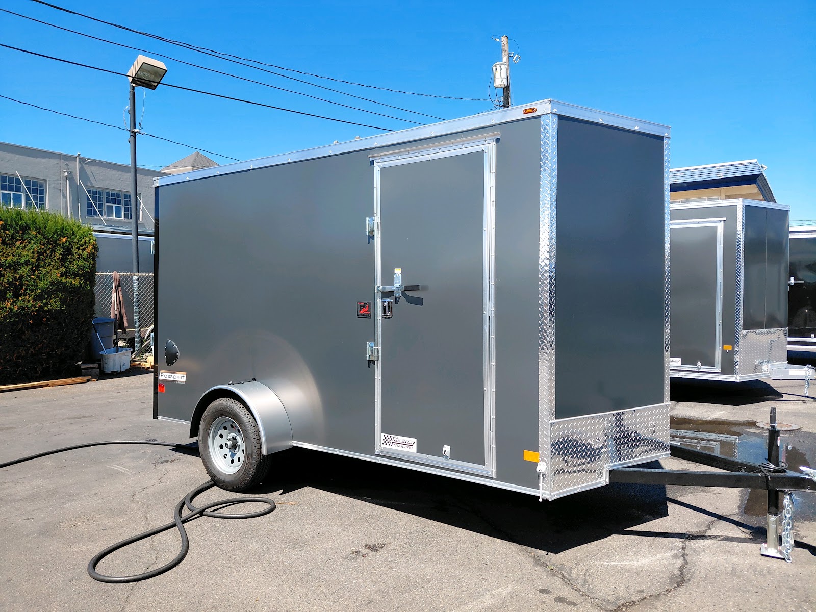 Passport Deluxe Enclosed Cargo