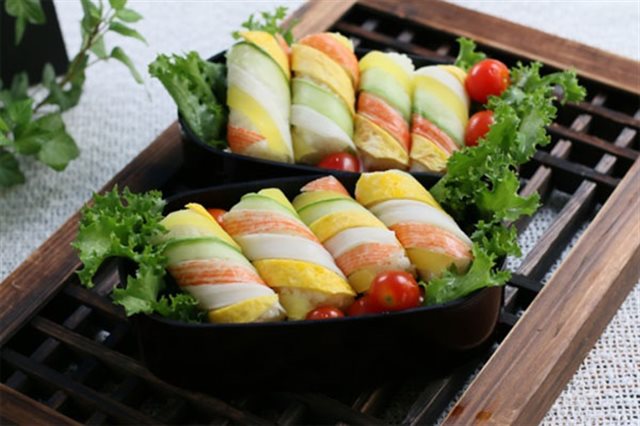 Cơm Xoắn Nhiều Màu