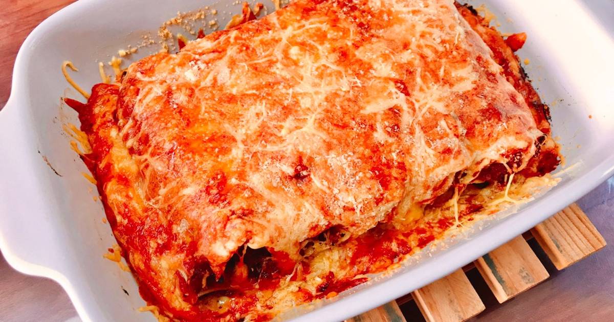 Mì Ống Cannelloni Nhồi Sốt Bò Bằm Bolognese Phủ Phô Mai Đút Lò
