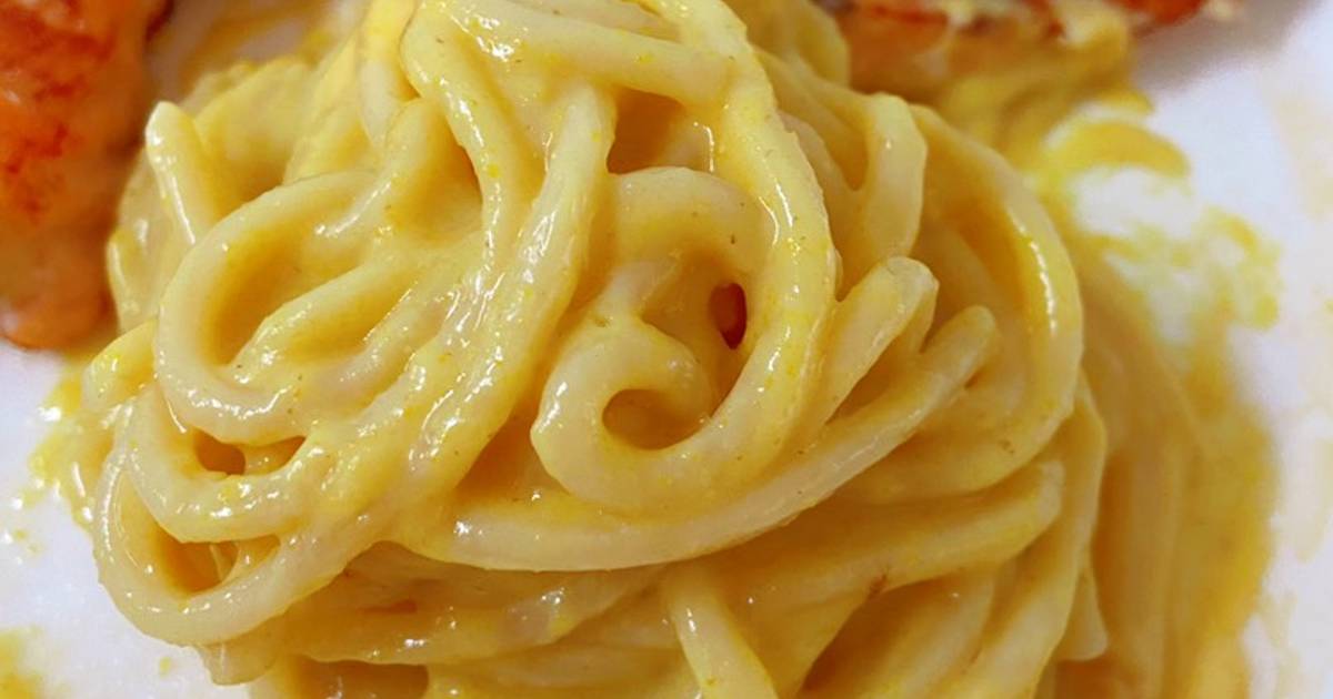 Spaghetti (mỳ ý) sốt bí đỏ cá hồi