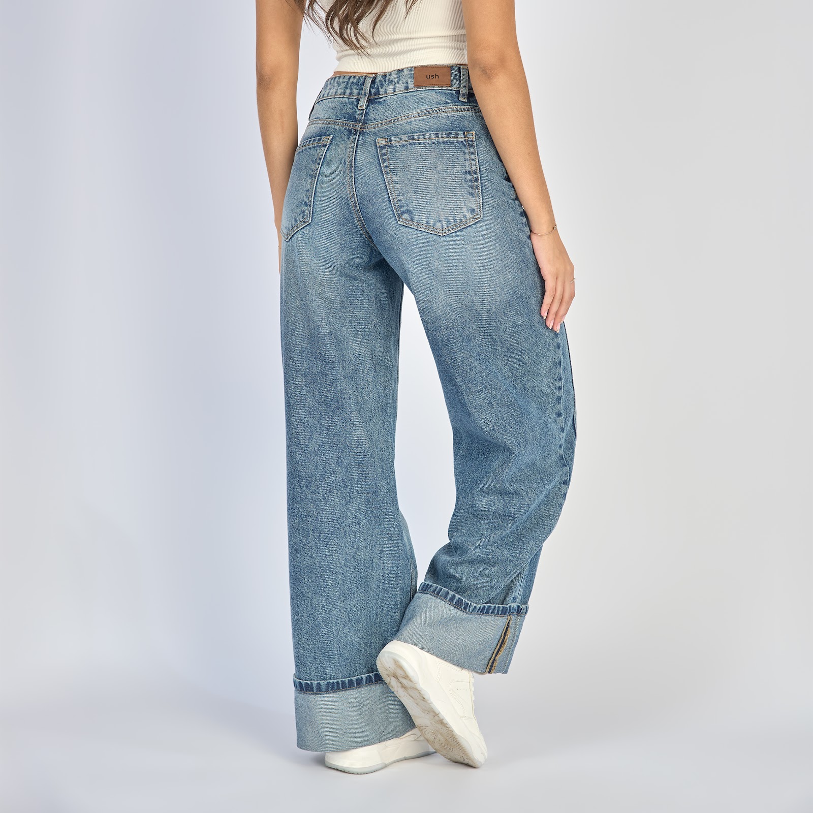 Jean wide leg tiro alto rígido con bota doblada fija, color azul medio - Vista 5