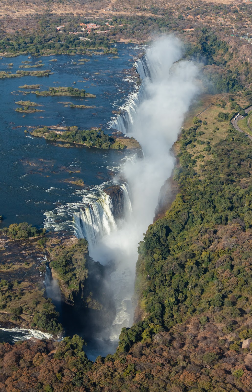 Keajaiban Alam Victoria Falls: Sejarah, Geologi, dan Daya Tarik Wisata