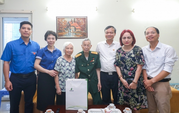 Tưởng niệm người anh hùng dũng cảm chặt tay phá tan đồn địch