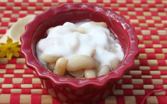 Chè Đậu Trắng Nước Cốt Dừa