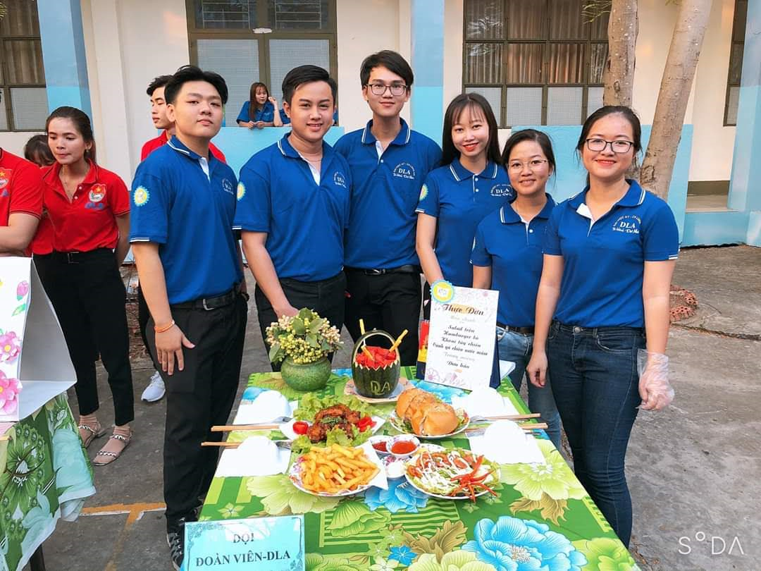 Tham gia phần thi trong Ngày hội Học sinh, sinh viên hội nhập quốc tế