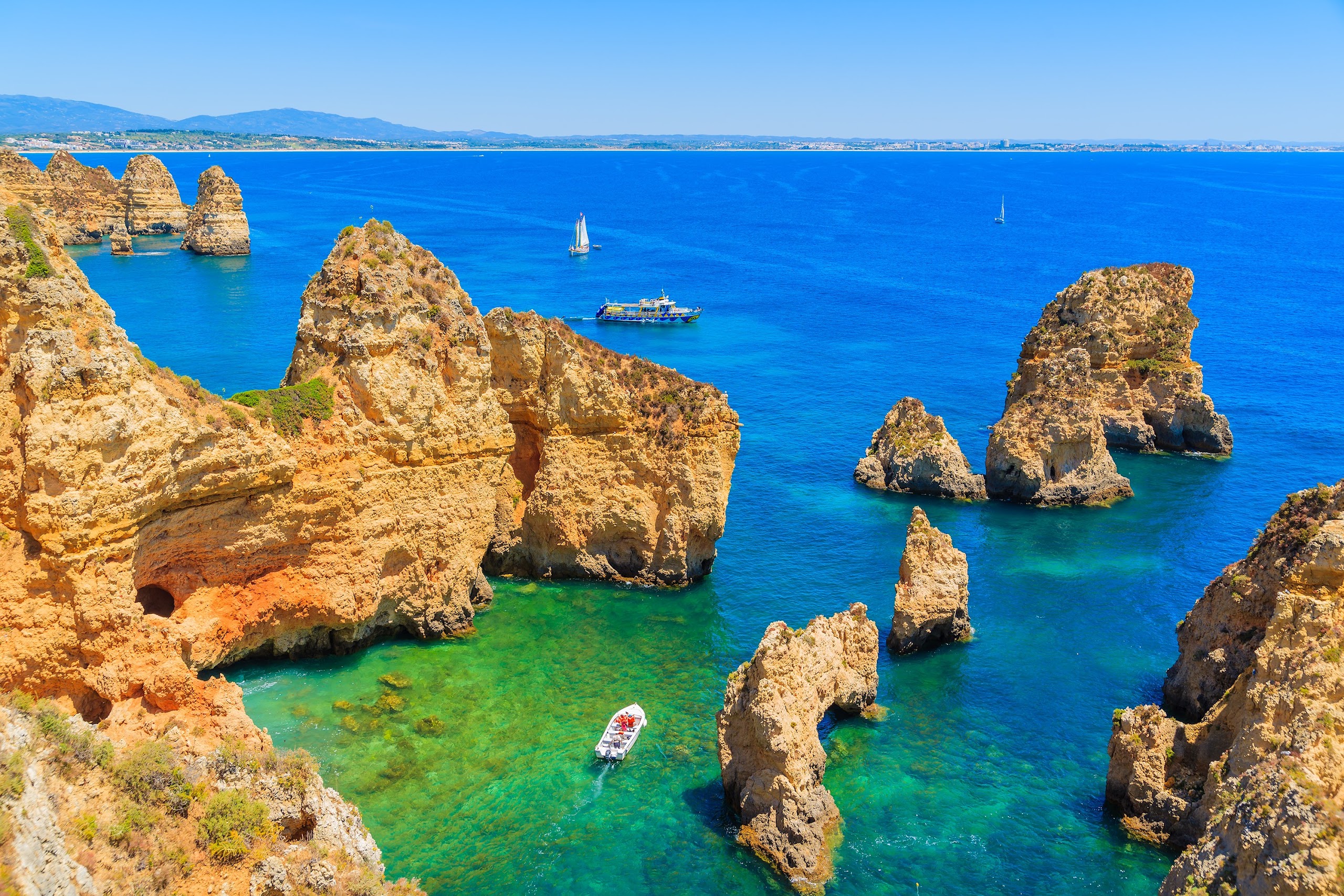 How to Get from Faro Airport to Pine Cliffs (Step-by-Step) — view 1