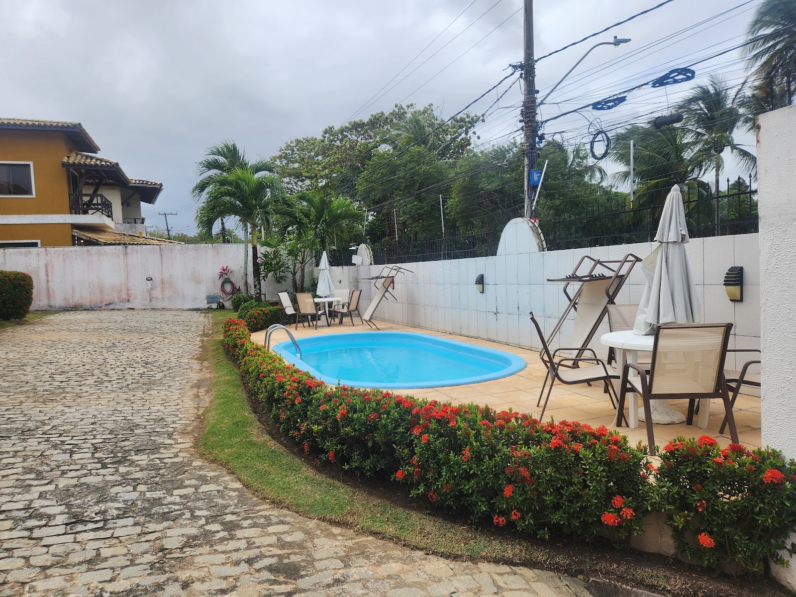 Casa em condomínio, Itapuã