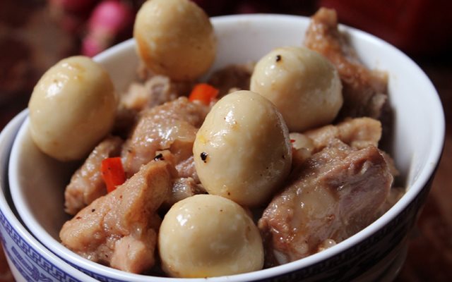 Sườn Kho Trứng Cút