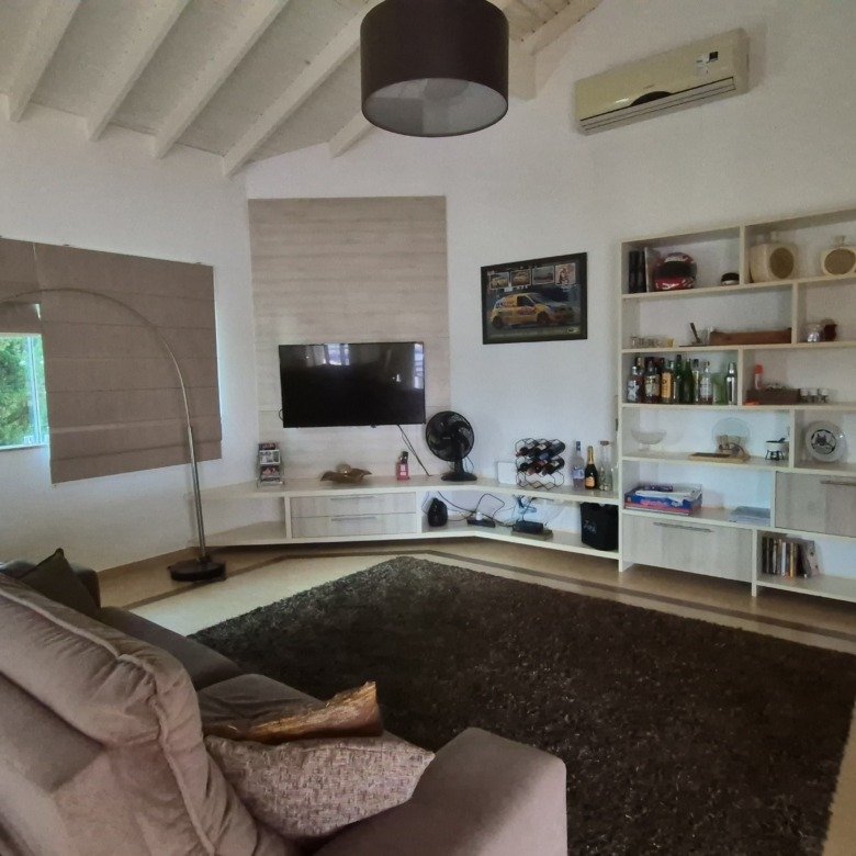 Foto 22 de Casa terréa com 4 suítes na Quadra GW Iate, um terreno amplo de 1.250m² e 320m² de construção