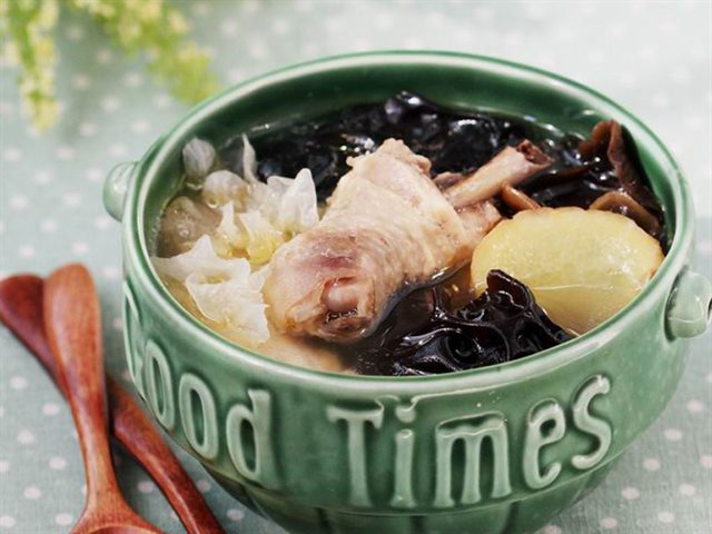 Gà Nấu Nấm Mèo
