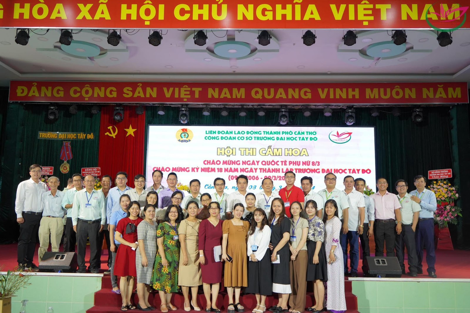 Hội thi cắm hoa chào mừng ngày Quốc tế Phụ nữ 08/3/2024