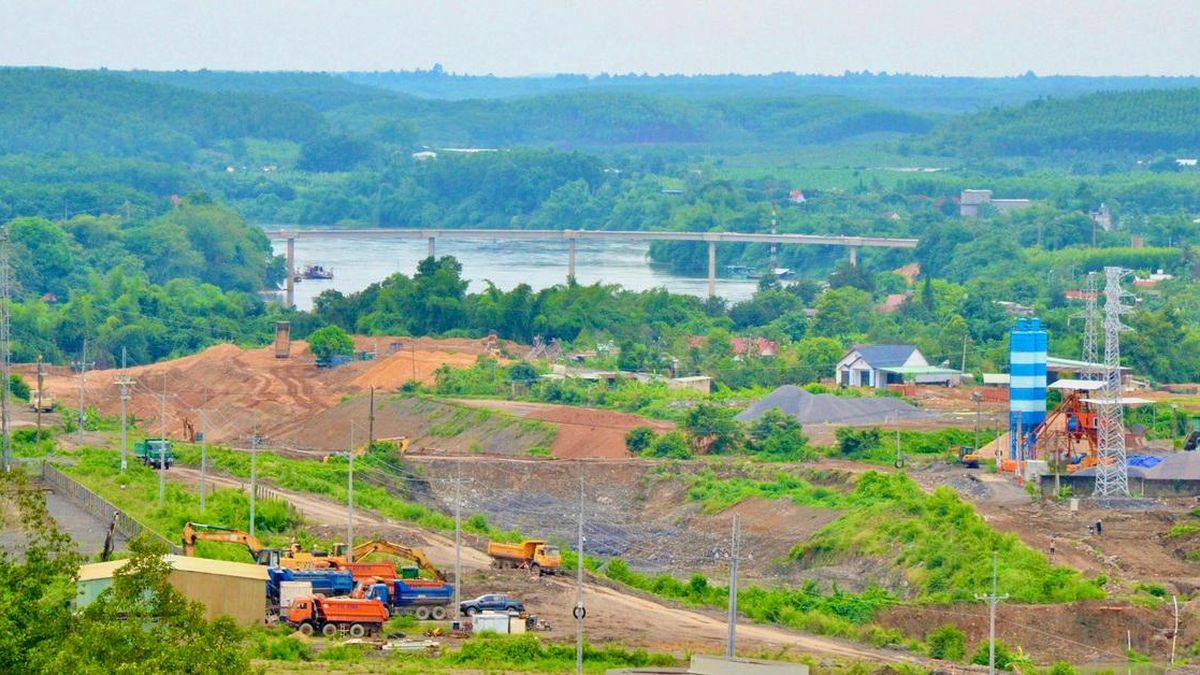 Cầu Hiếu Liêm đã nối liền đôi bờ sông Đồng Nai, đang hoàn thiện các hạng mục cuối - Báo Xây Dựng
