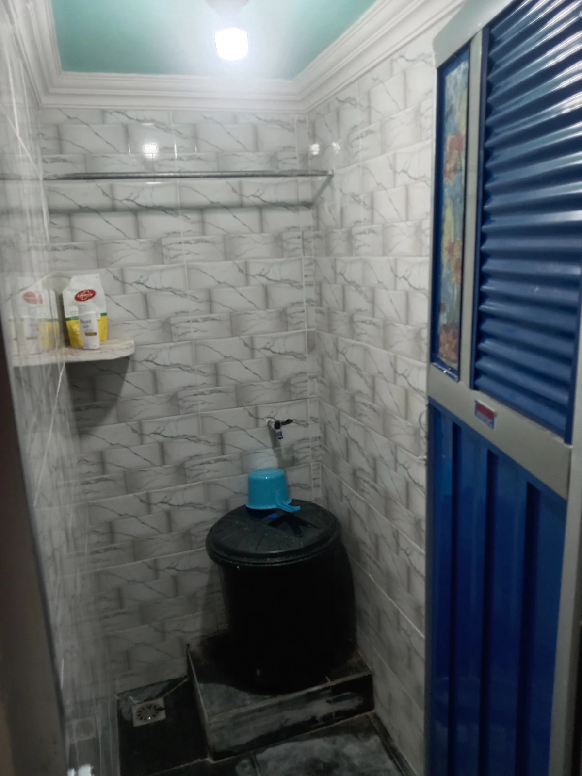 Toilet 3