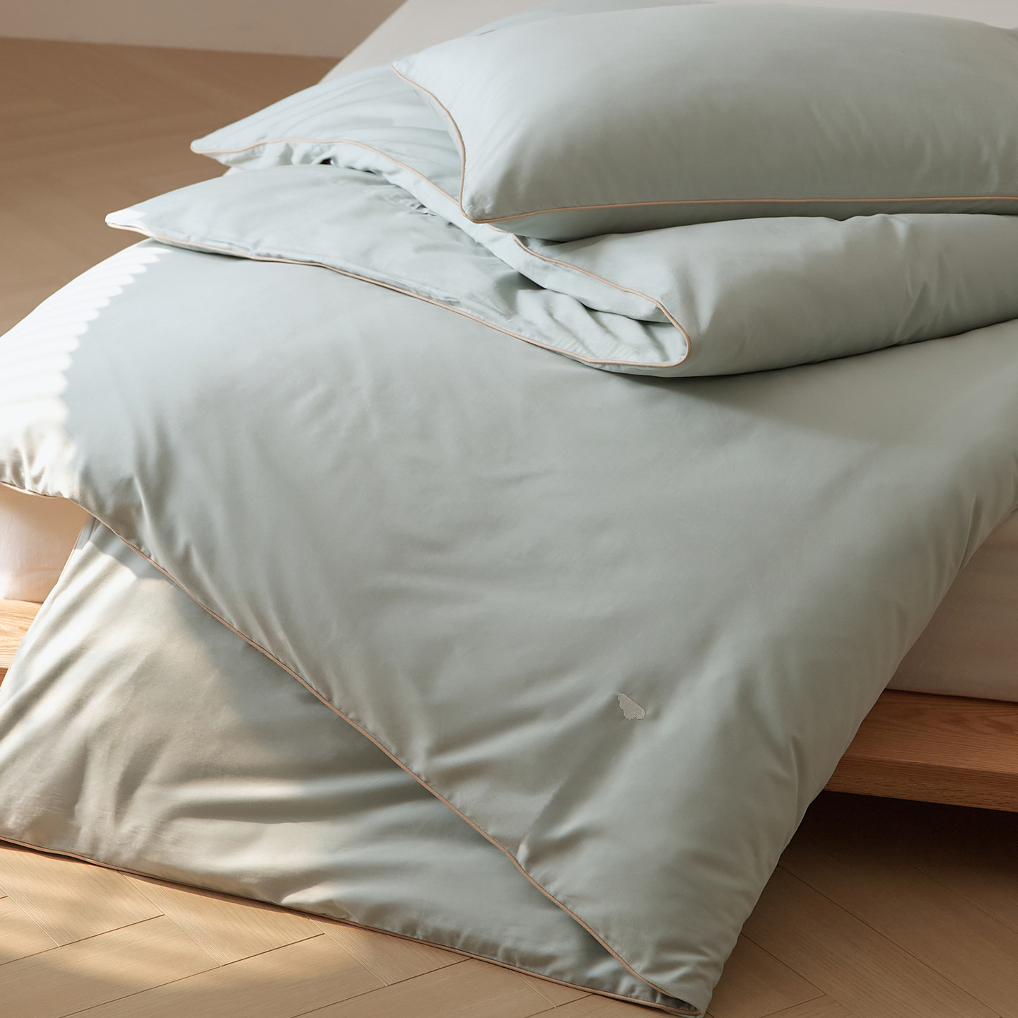 Brushed long-staple cotton comforter
