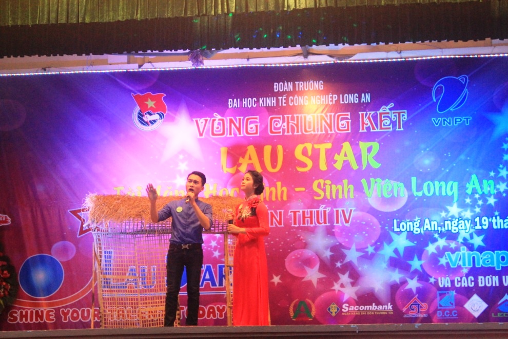Mashup Em về kẻo trời mưa và Trách ai vô tình qua 2 giọng ca truyền cảm Nguyễn Văn Vũ Hảo và Huỳnh Thị Kim Ngân