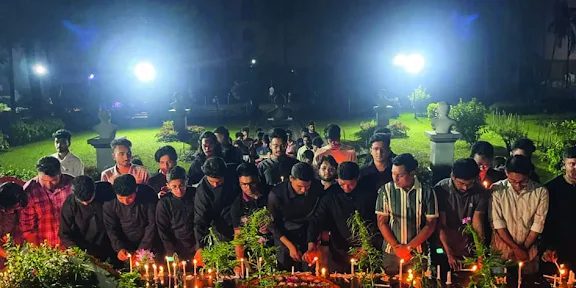 গণহত্যা দিবস উপলক্ষে ঢাবিতে ছাত্রদলের মোমবাতি প্রজ্বালন ও শ্রদ্ধাঞ্জলি