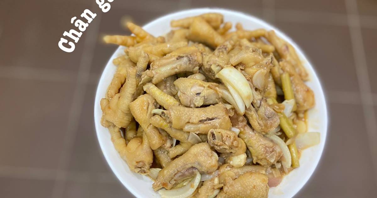Chân gà xào sả hành tây