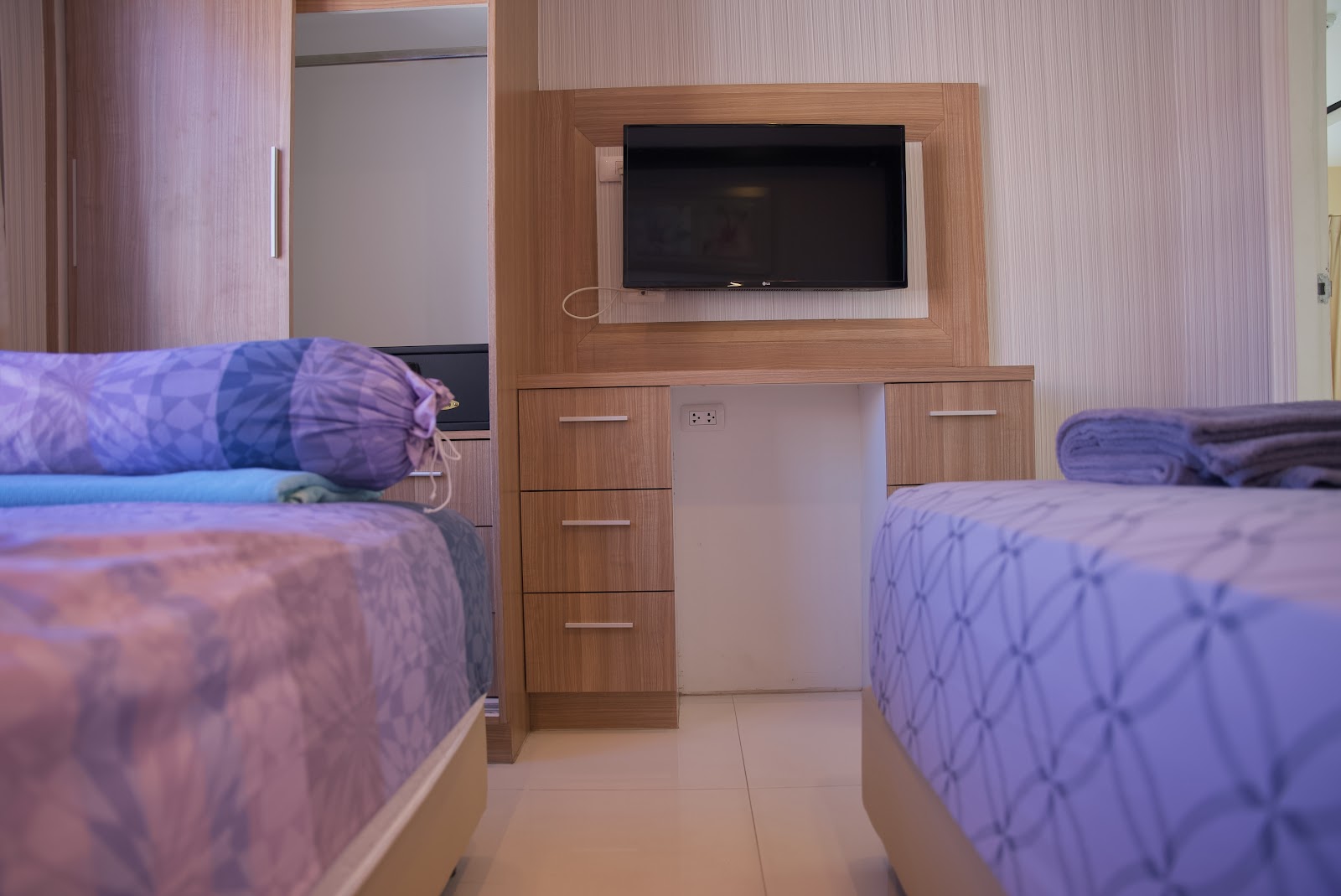 Peak Tower Building B - 1 Bed, Floor 12 6