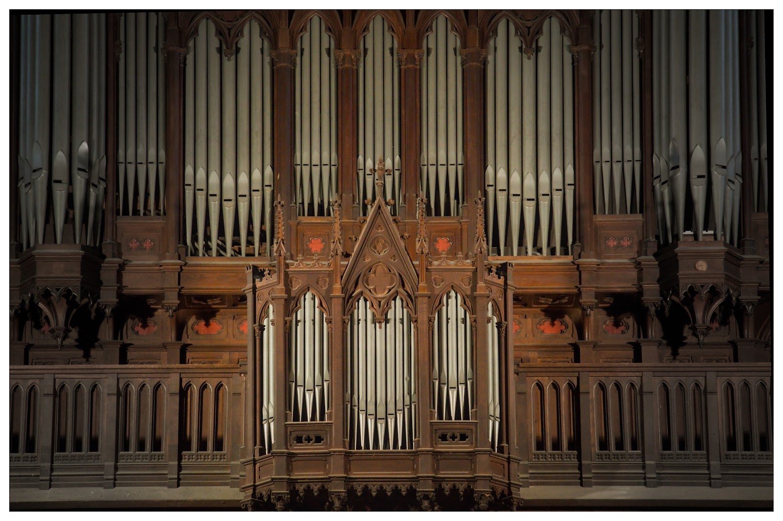 Zoom sur le grand orgue Merklin-Schütze