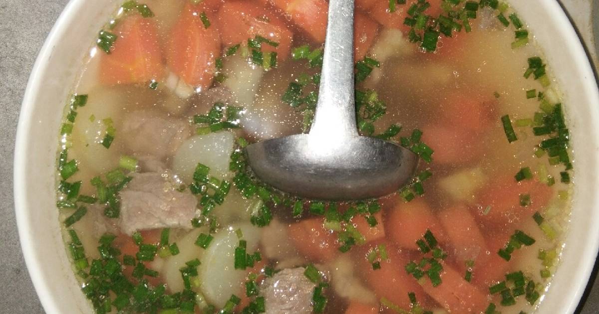 Canh củ từ cà rốt hầm thịt bò