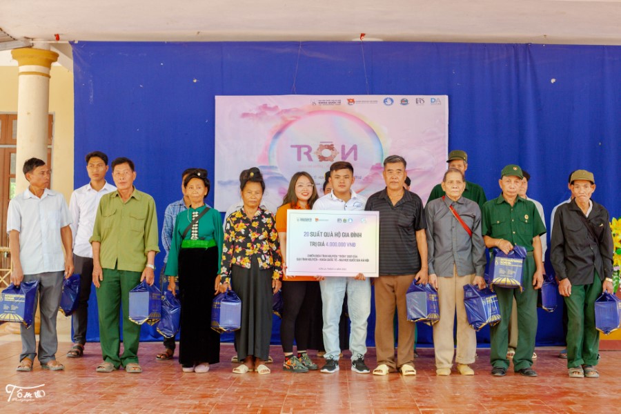 Hội Sinh viên Trường Đại học Tây Bắc tổ chức chương trình tình nguyện tại xã Liệp Tè, huyện Thuận Châu, tỉnh Sơn La